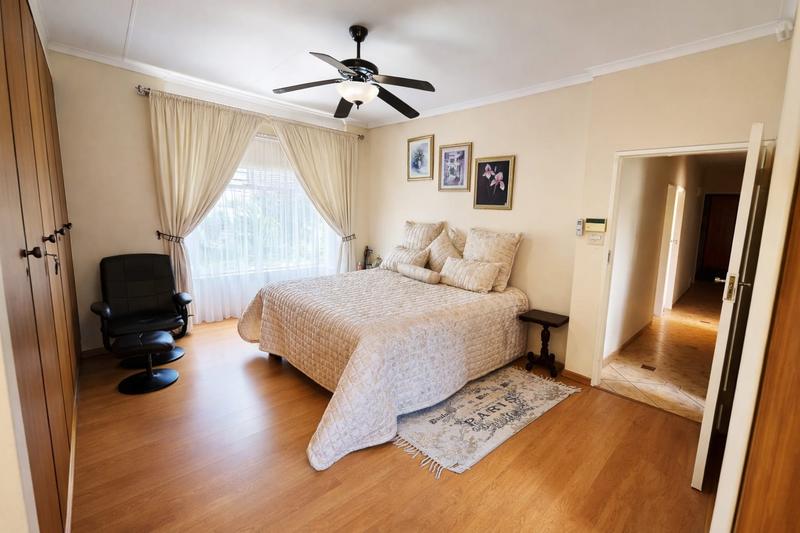 7 Bedroom Property for Sale in Heuweloord Gauteng