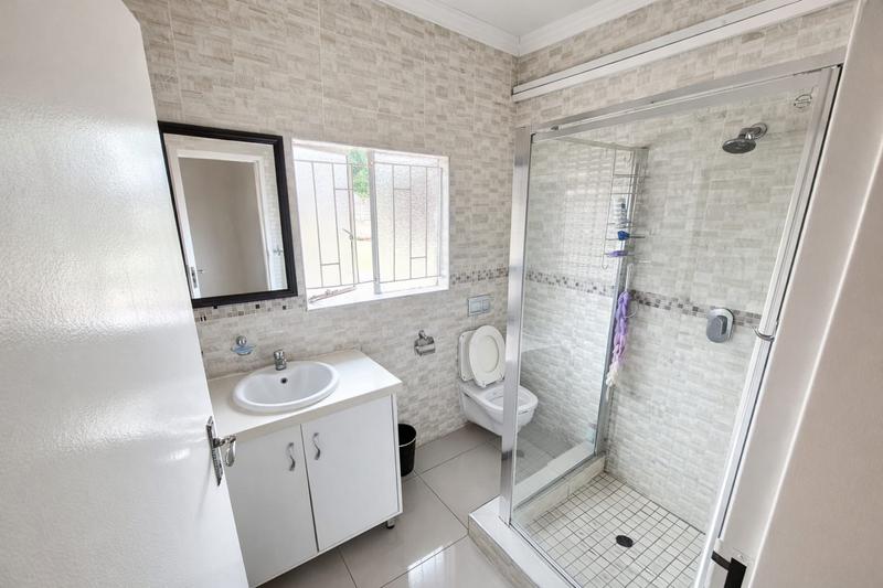 7 Bedroom Property for Sale in Heuweloord Gauteng