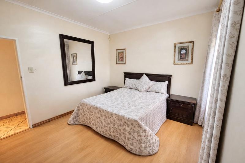 7 Bedroom Property for Sale in Heuweloord Gauteng