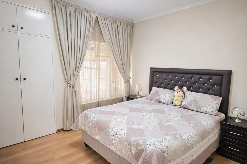 7 Bedroom Property for Sale in Heuweloord Gauteng