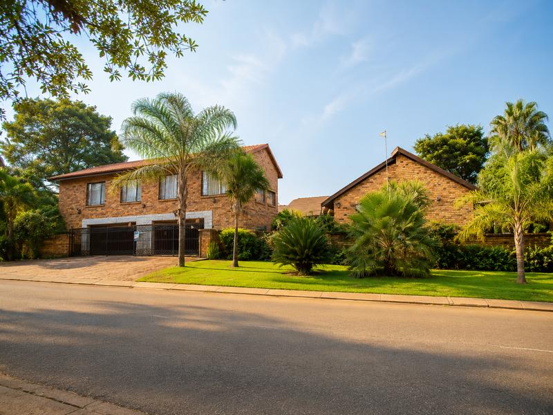 7 Bedroom Property for Sale in Heuweloord Gauteng