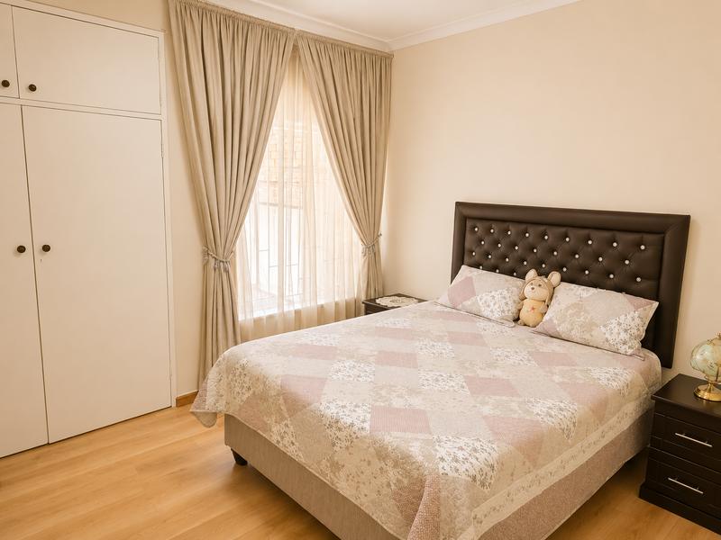 7 Bedroom Property for Sale in Heuweloord Gauteng