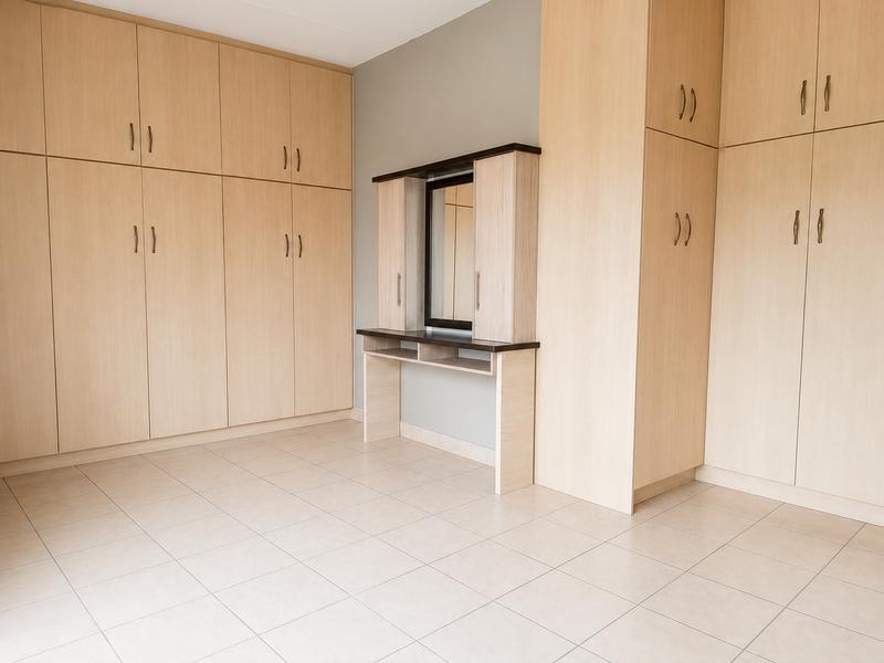 7 Bedroom Property for Sale in Heuweloord Gauteng