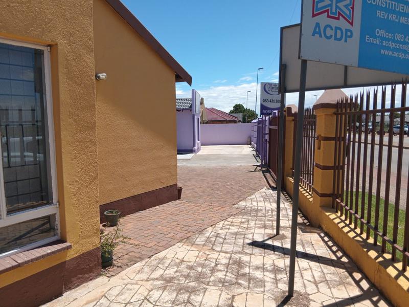 6 Bedroom Property for Sale in Marimba Gardens Gauteng