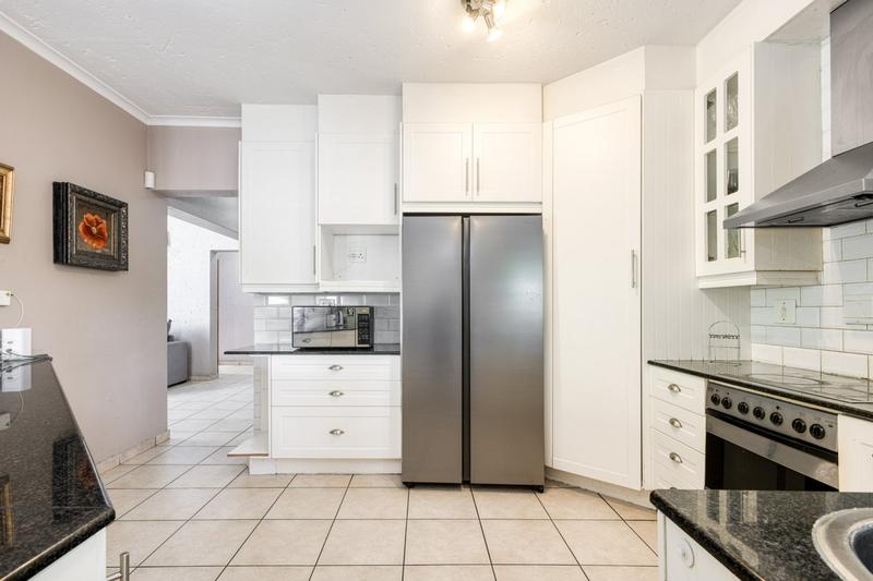 4 Bedroom Property for Sale in Douglasdale Gauteng