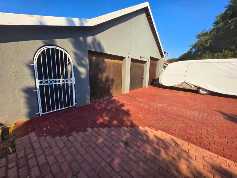 5 Bedroom Property for Sale in Aston Manor Gauteng
