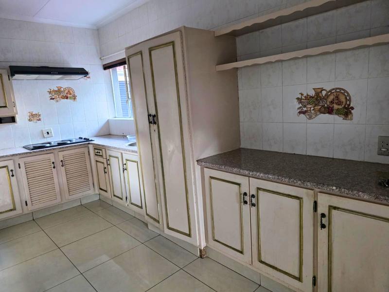 5 Bedroom Property for Sale in Aston Manor Gauteng