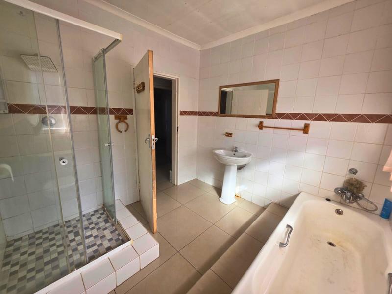 5 Bedroom Property for Sale in Aston Manor Gauteng