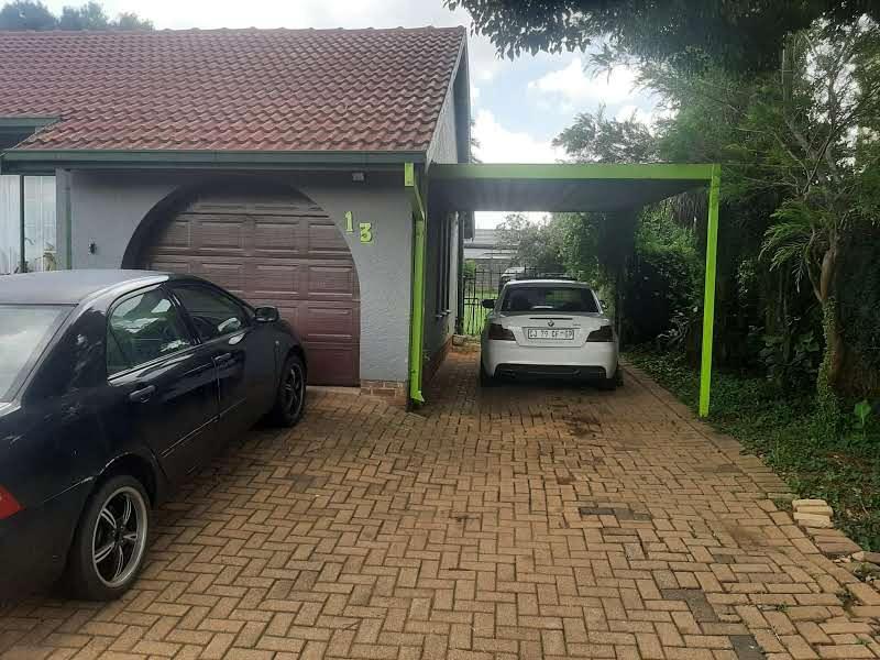 4 Bedroom Property for Sale in Brackendowns Gauteng