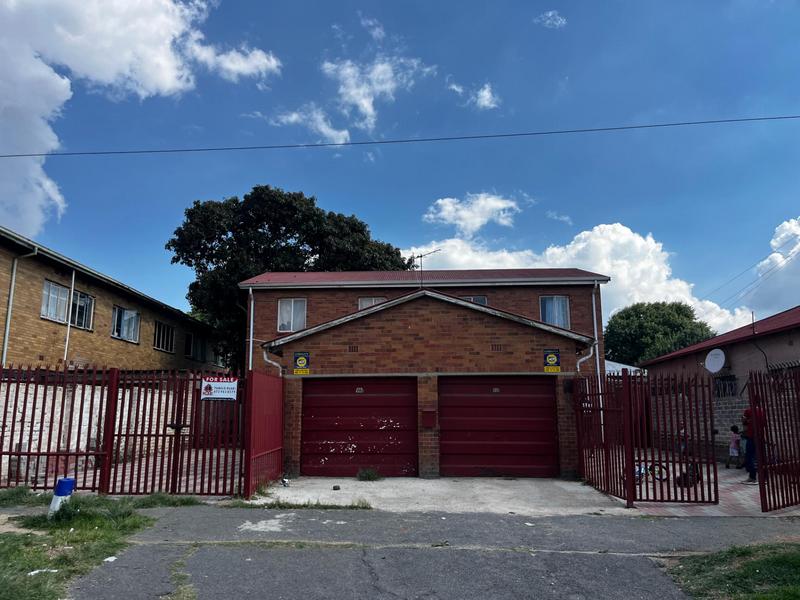 8 Bedroom Property for Sale in Rosettenville Gauteng