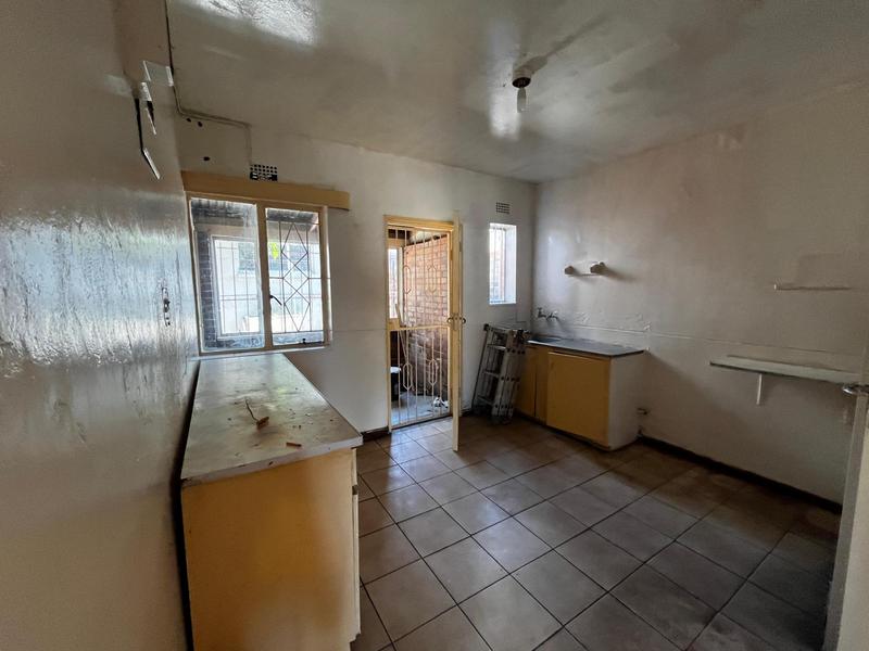 8 Bedroom Property for Sale in Rosettenville Gauteng