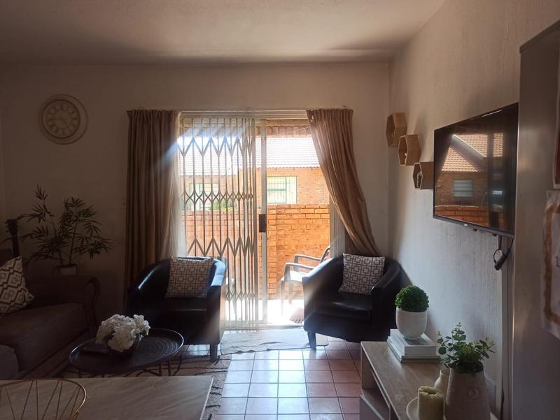 2 Bedroom Property for Sale in Suideroord Gauteng