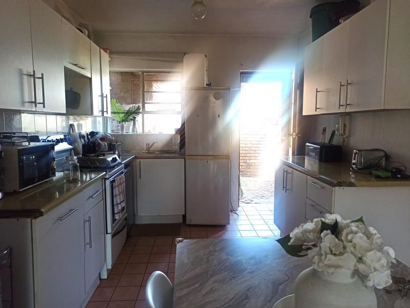 2 Bedroom Property for Sale in Suideroord Gauteng