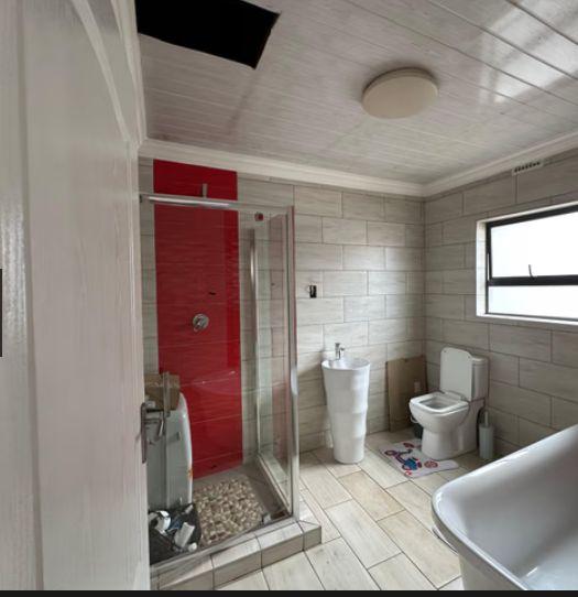 3 Bedroom Property for Sale in Clayville Gauteng