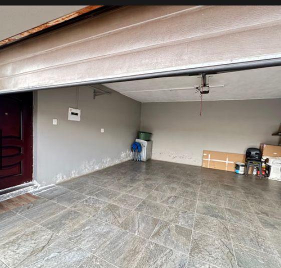 3 Bedroom Property for Sale in Clayville Gauteng