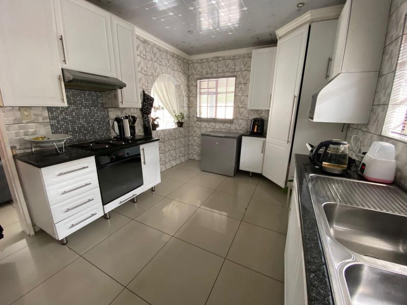 3 Bedroom Property for Sale in Clayville Gauteng