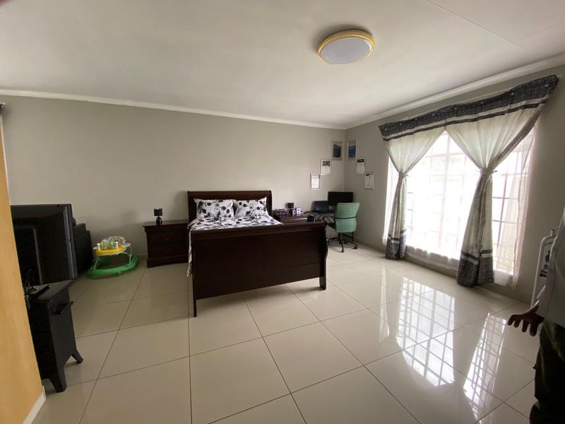 3 Bedroom Property for Sale in Clayville Gauteng