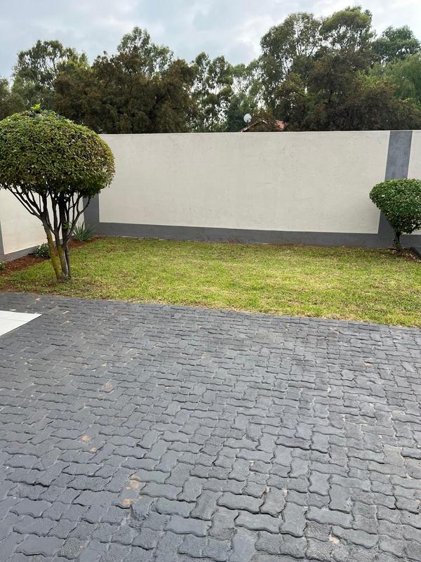 3 Bedroom Property for Sale in Clayville Gauteng