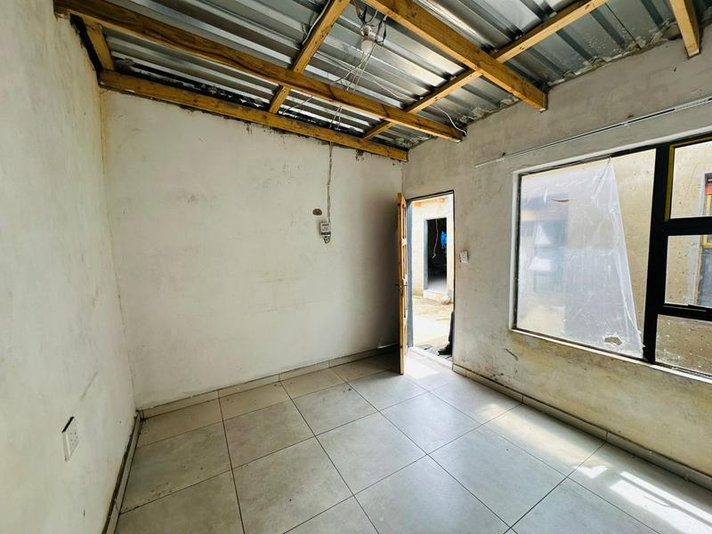 6 Bedroom Property for Sale in Orange Farm Gauteng