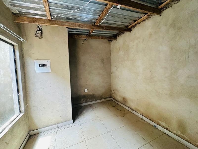 6 Bedroom Property for Sale in Orange Farm Gauteng