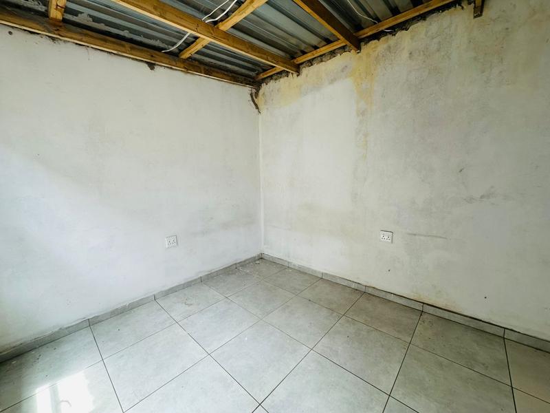 6 Bedroom Property for Sale in Orange Farm Gauteng