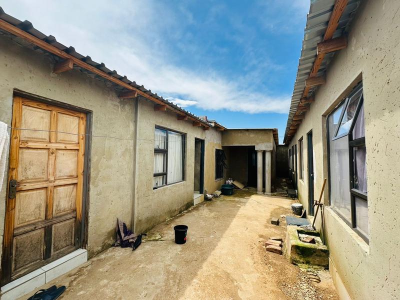 6 Bedroom Property for Sale in Orange Farm Gauteng