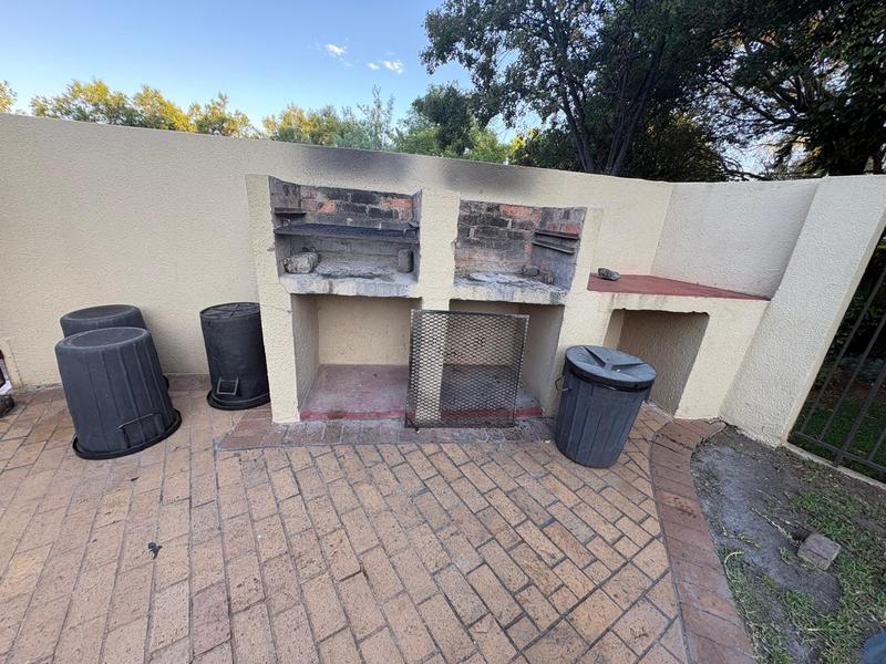 2 Bedroom Property for Sale in Robindale Gauteng