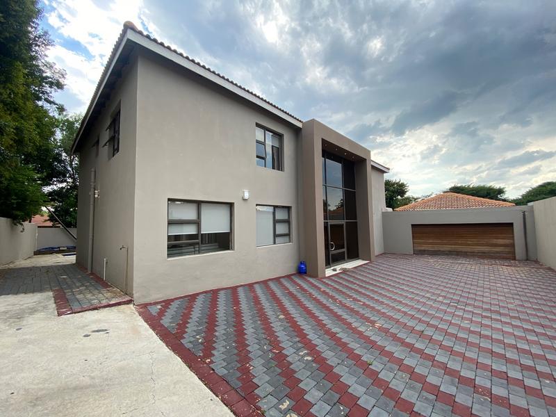 5 Bedroom Property for Sale in Fourways Gauteng