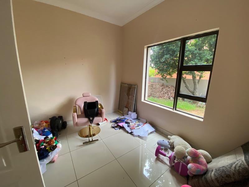 5 Bedroom Property for Sale in Fourways Gauteng