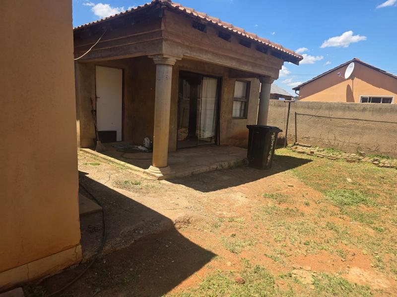 2 Bedroom Property for Sale in Protea Glen Gauteng