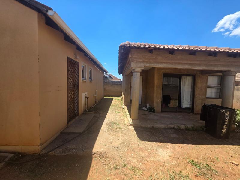 2 Bedroom Property for Sale in Protea Glen Gauteng