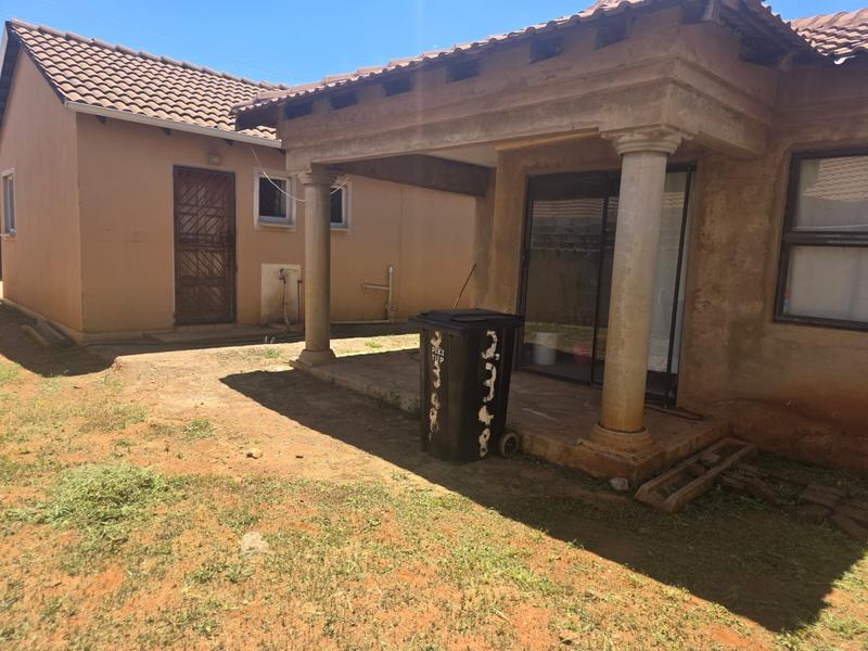2 Bedroom Property for Sale in Protea Glen Gauteng