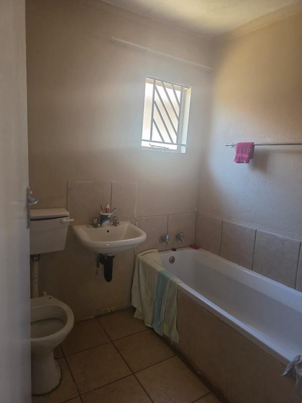 2 Bedroom Property for Sale in Protea Glen Gauteng