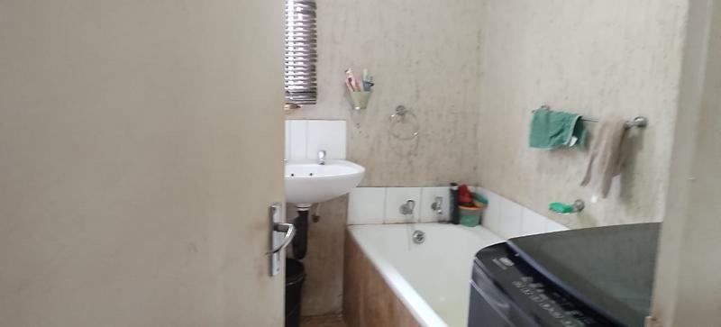 2 Bedroom Property for Sale in Protea Glen Gauteng