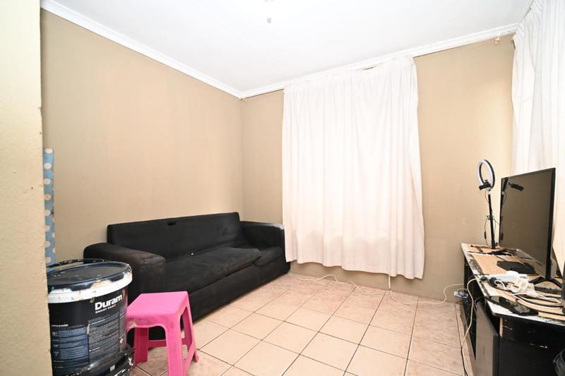 2 Bedroom Property for Sale in Protea Glen Gauteng