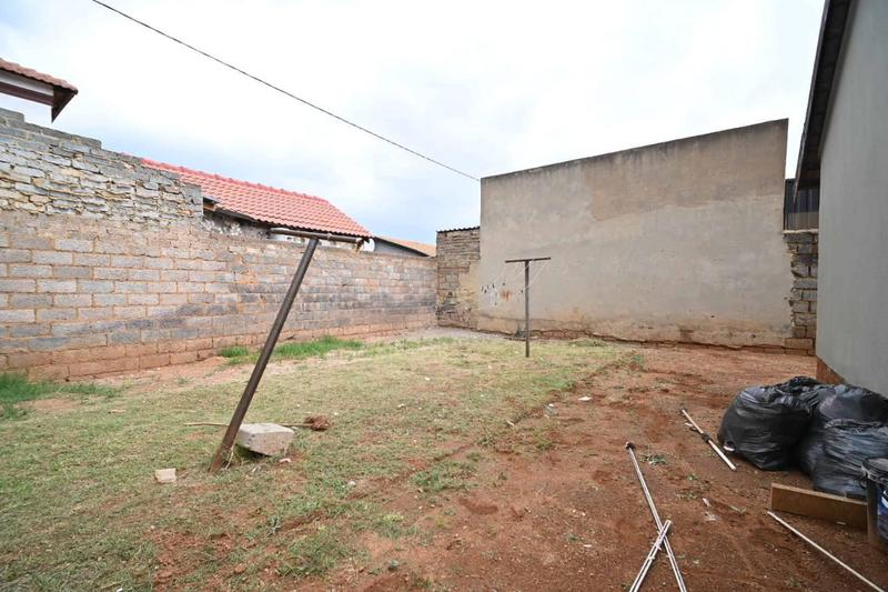 2 Bedroom Property for Sale in Protea Glen Gauteng