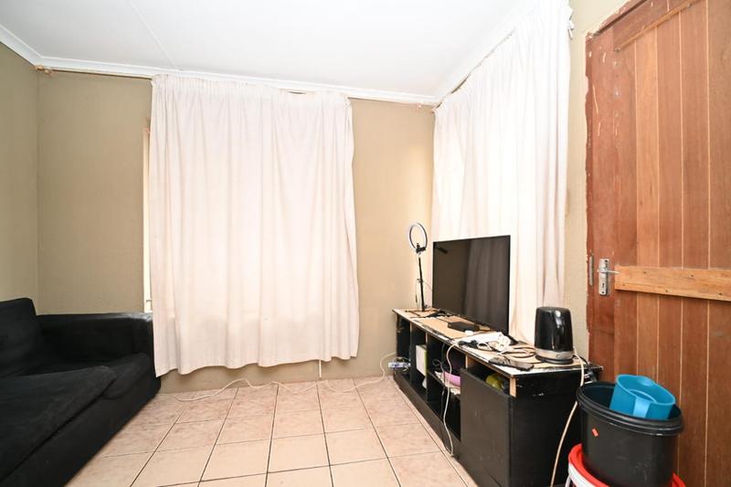 2 Bedroom Property for Sale in Protea Glen Gauteng