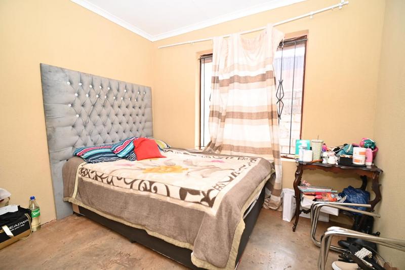 2 Bedroom Property for Sale in Protea Glen Gauteng