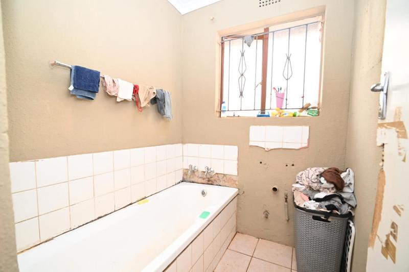 2 Bedroom Property for Sale in Protea Glen Gauteng