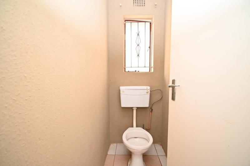 2 Bedroom Property for Sale in Protea Glen Gauteng