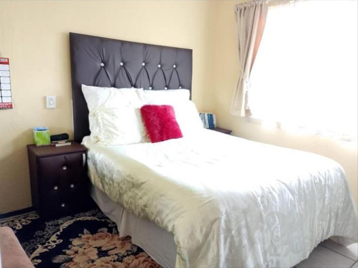 3 Bedroom Property for Sale in Evaton Small Farms Gauteng