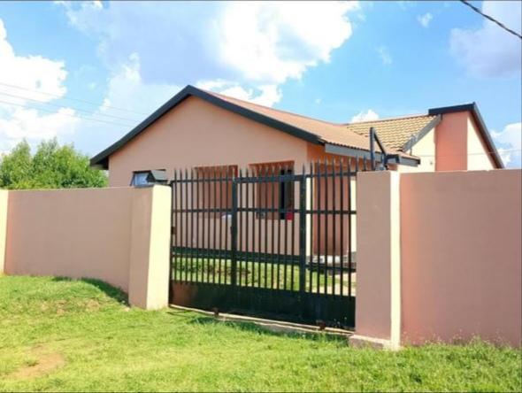 3 Bedroom Property for Sale in Evaton Small Farms Gauteng