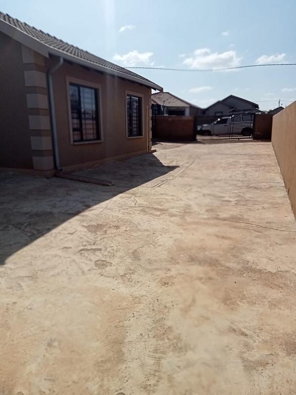 2 Bedroom Property for Sale in Toekomsrus Gauteng