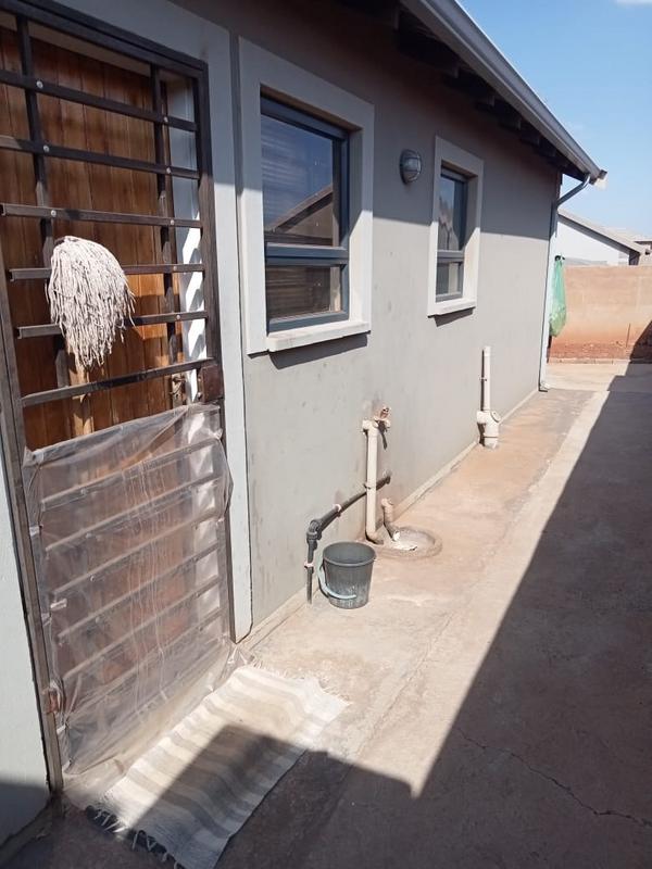 2 Bedroom Property for Sale in Toekomsrus Gauteng