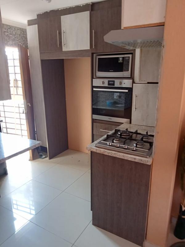 2 Bedroom Property for Sale in Toekomsrus Gauteng