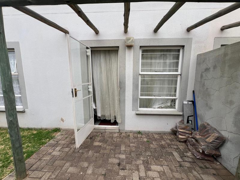 2 Bedroom Property for Sale in Aureus Gauteng