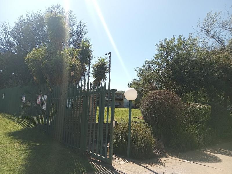 2 Bedroom Property for Sale in Greenhills Gauteng