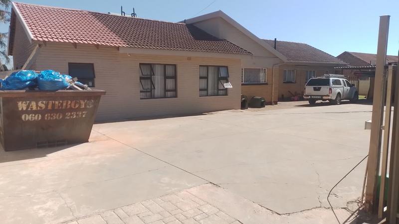3 Bedroom Property for Sale in Helikonpark Gauteng