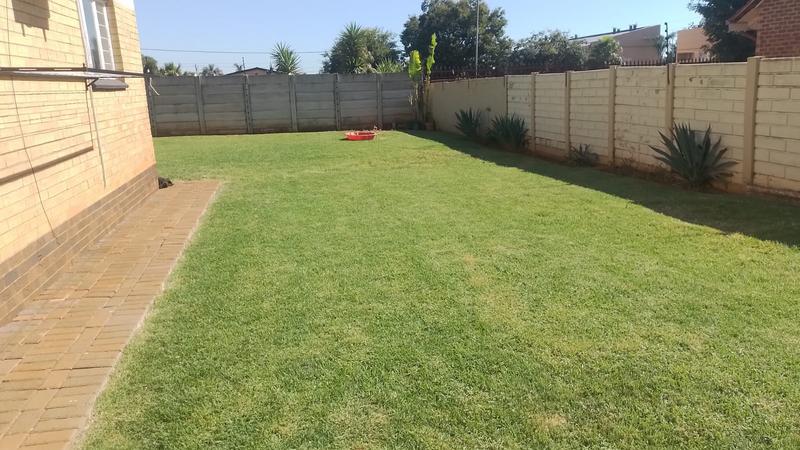 3 Bedroom Property for Sale in Helikonpark Gauteng