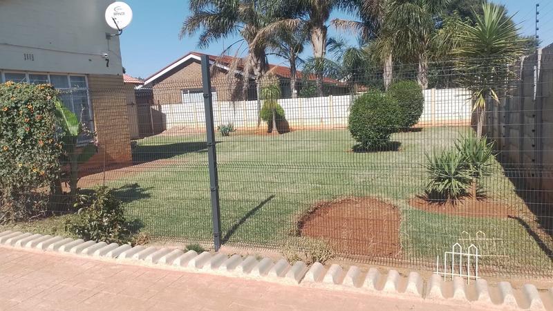 3 Bedroom Property for Sale in Helikonpark Gauteng